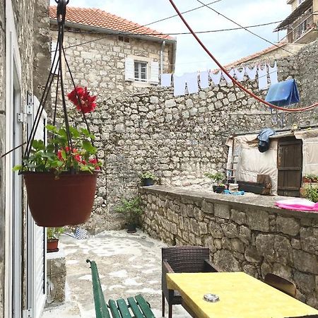 Apartment Njegos Пераст Екстериор снимка