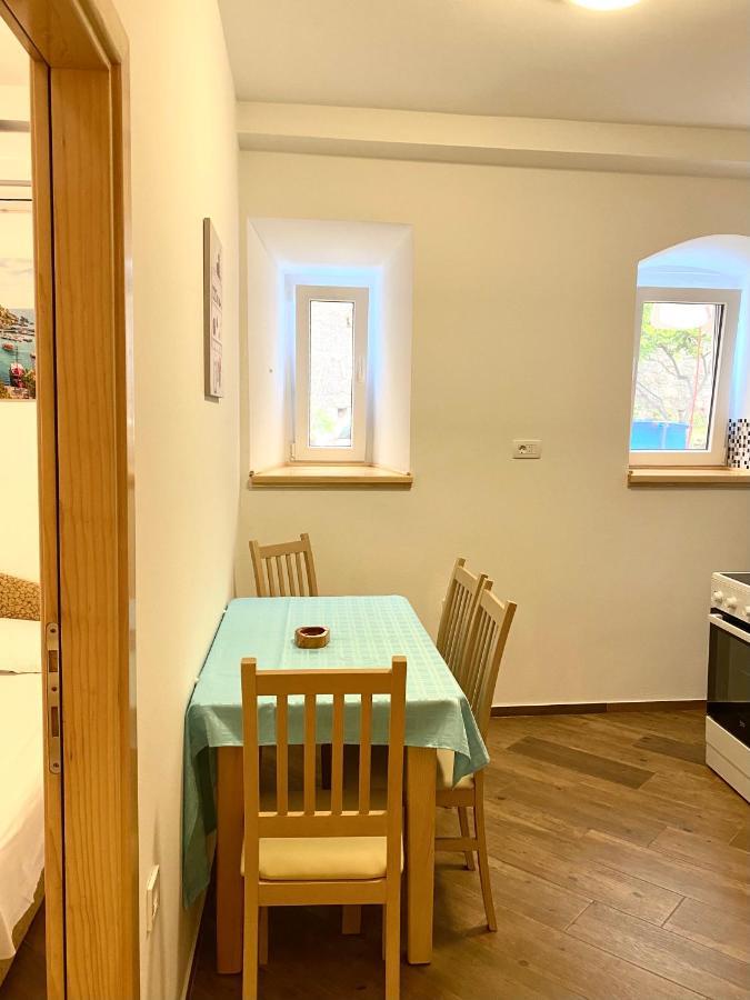 Apartment Njegos Пераст Екстериор снимка