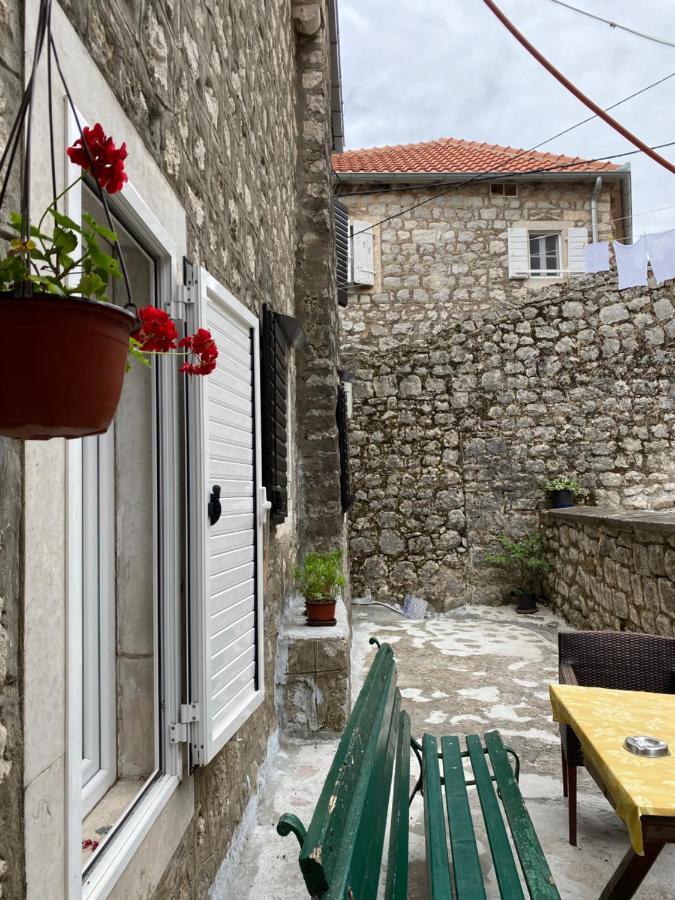Apartment Njegos Пераст Екстериор снимка