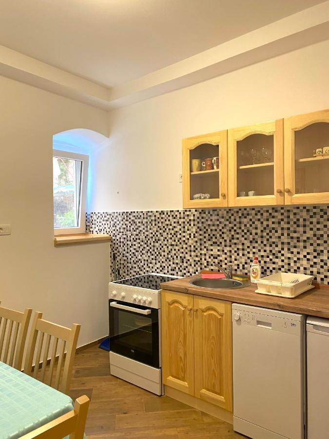 Apartment Njegos Пераст Екстериор снимка
