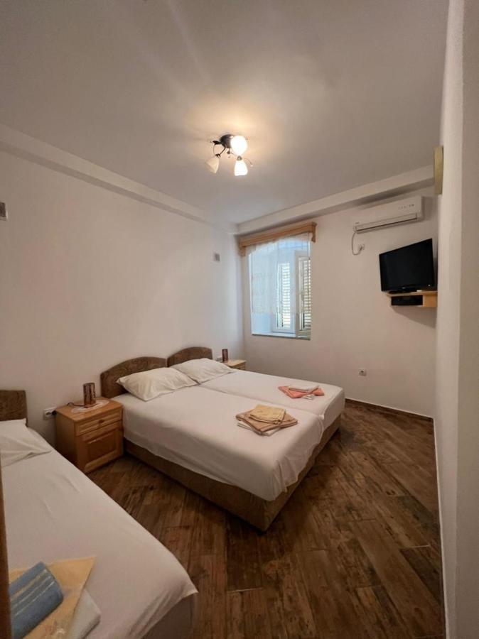 Apartment Njegos Пераст Екстериор снимка